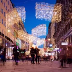 Østrig, Wien - Centrale aftengader i Wien. Nytårs- og juleudsmykning.