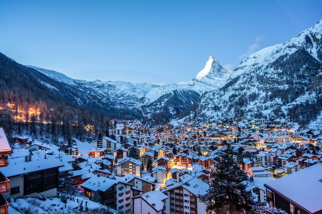 utsikt over landsbyen zermatt med matterhorn